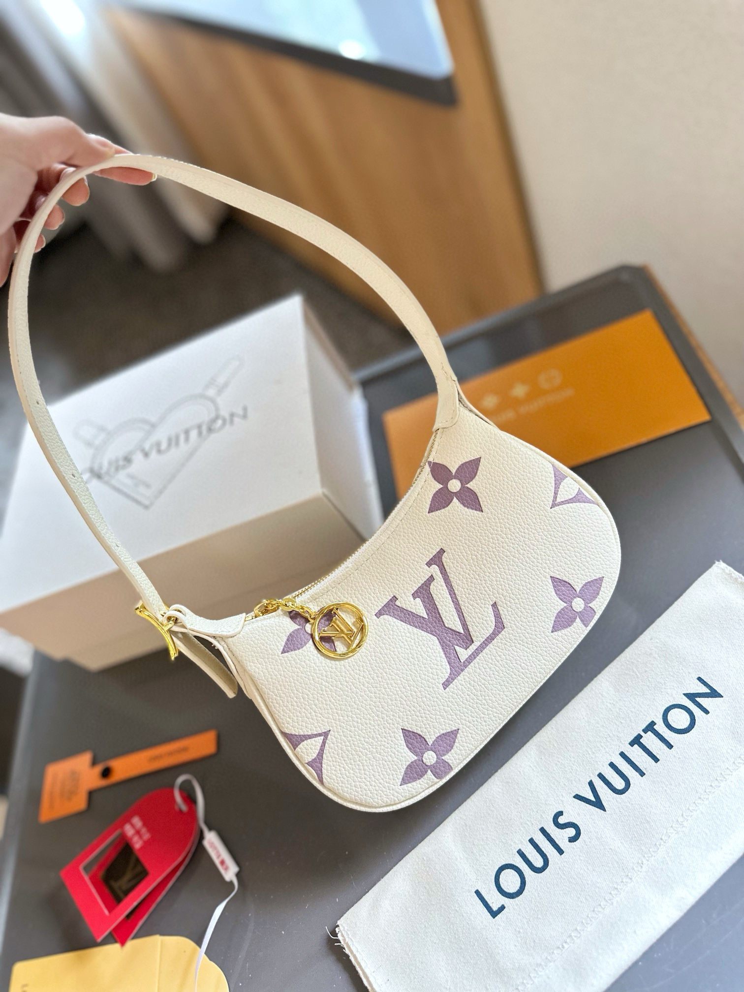 695 $77 LV gallery