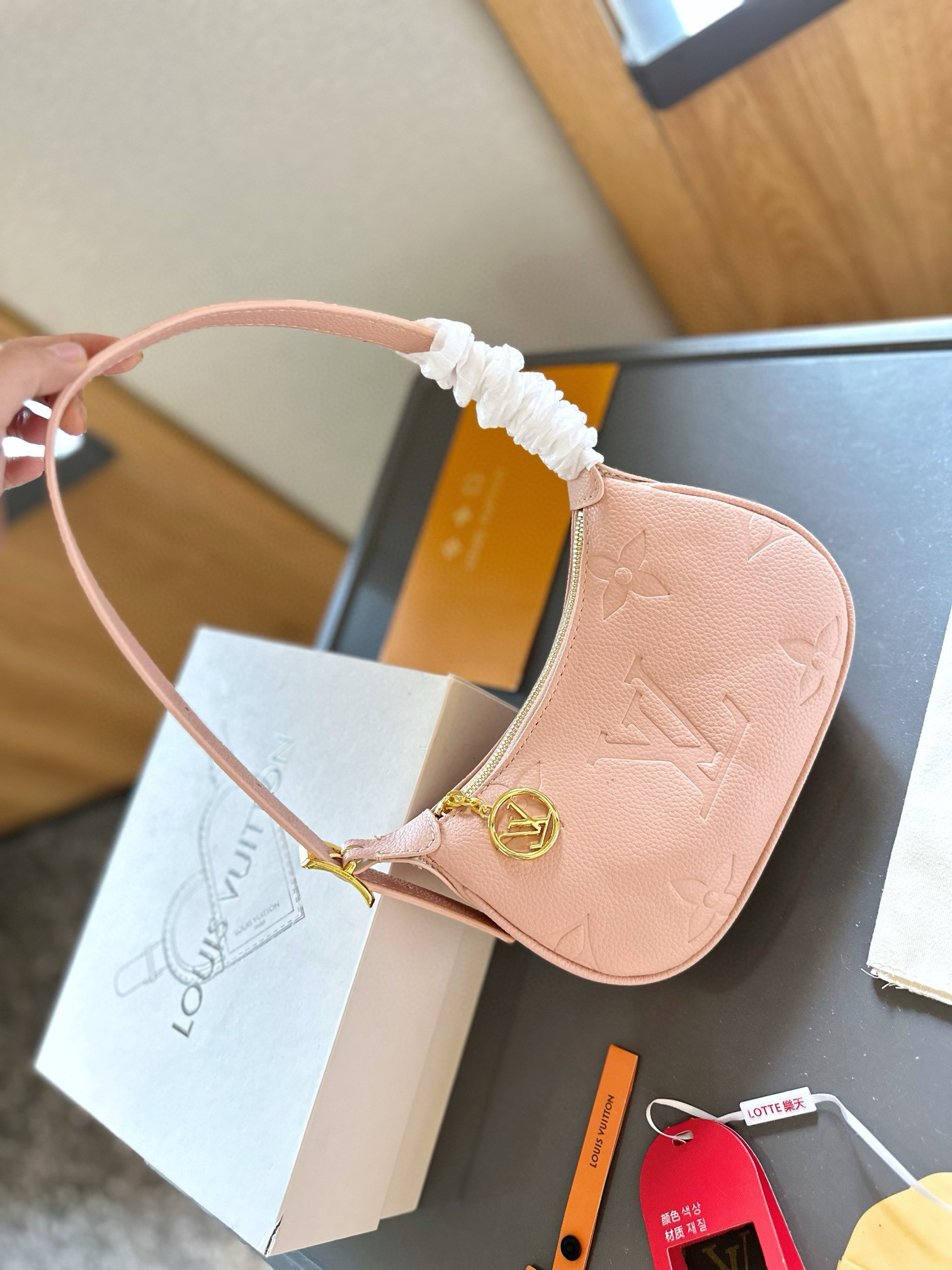 695 $77 LV gallery