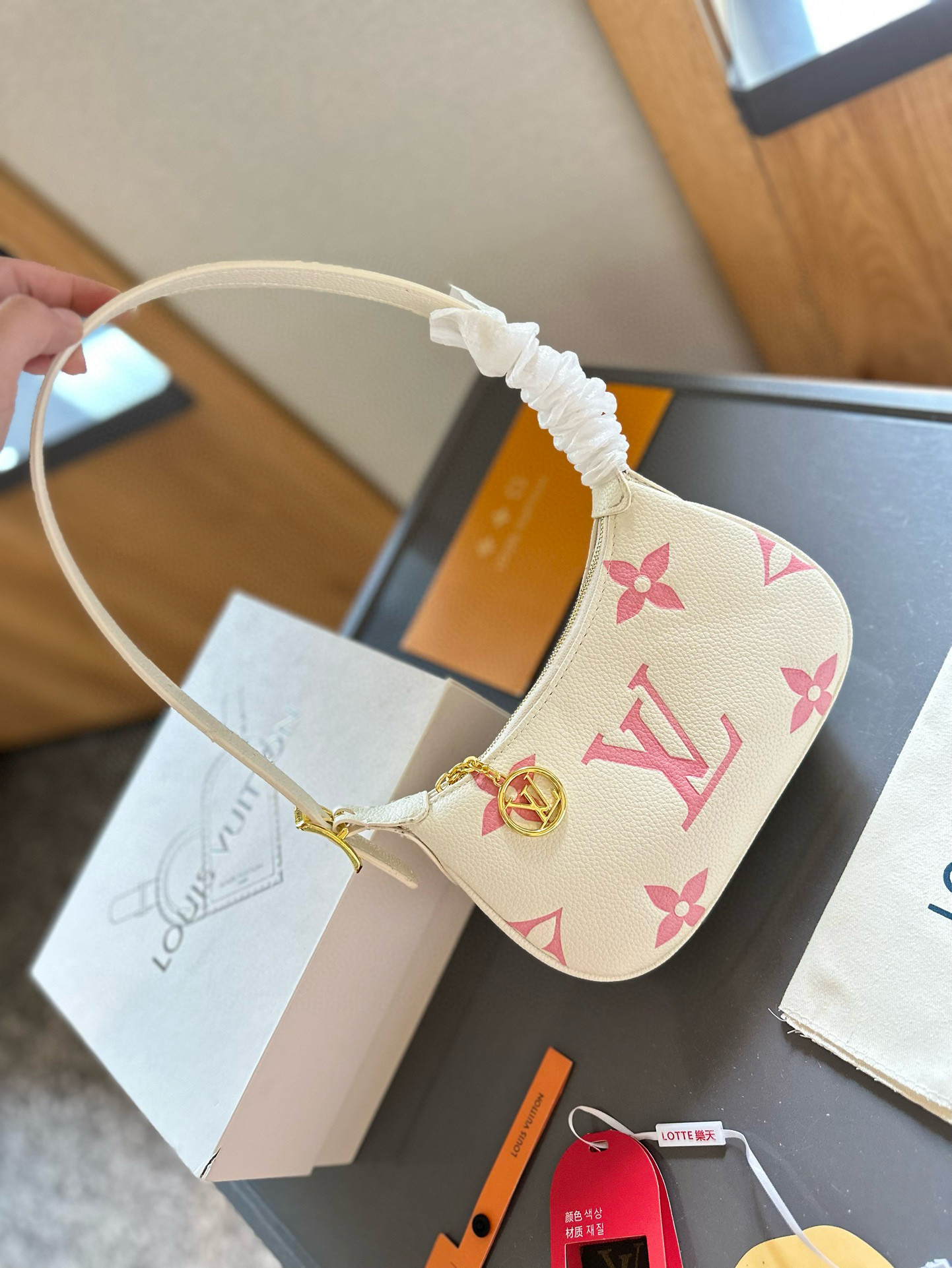 695 $77 LV gallery