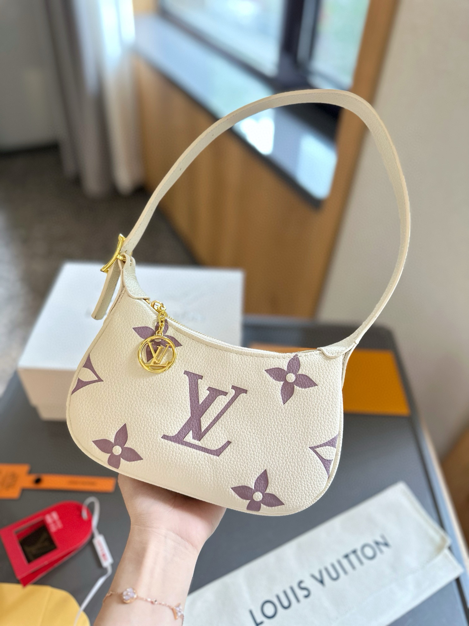 695 $77 LV gallery
