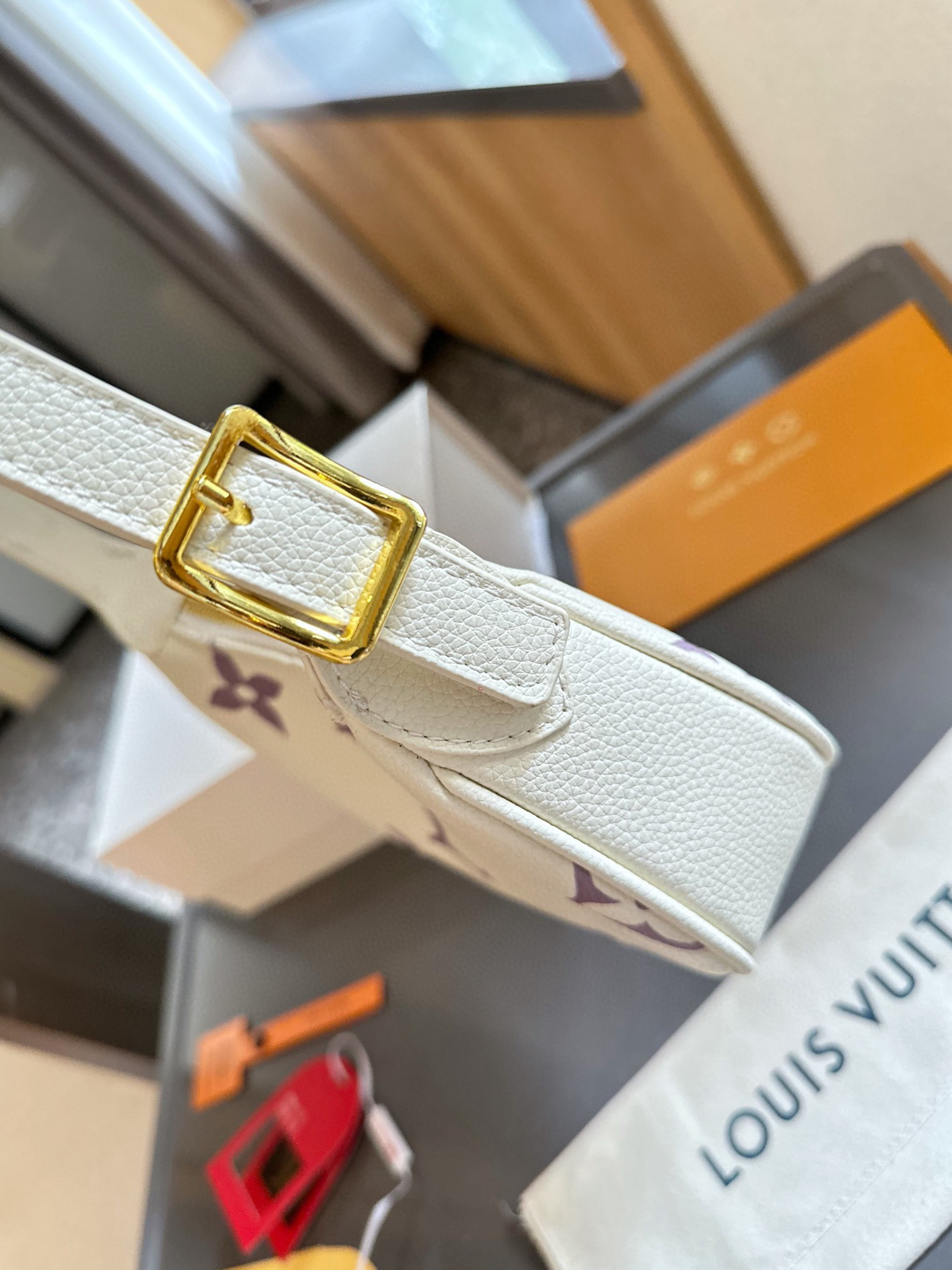 695 $77 LV gallery