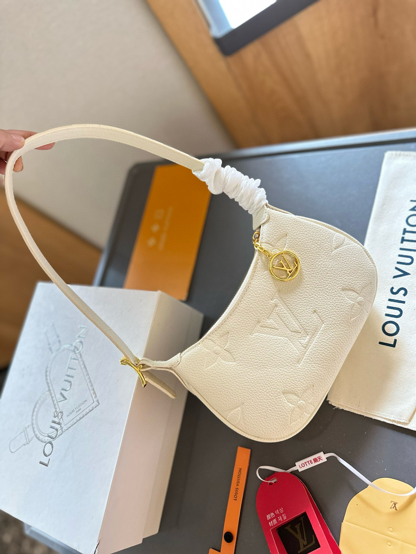695 $77 LV gallery