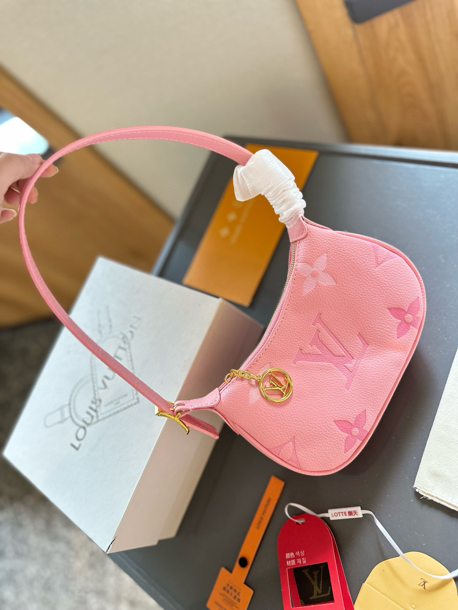 695 $77 LV gallery