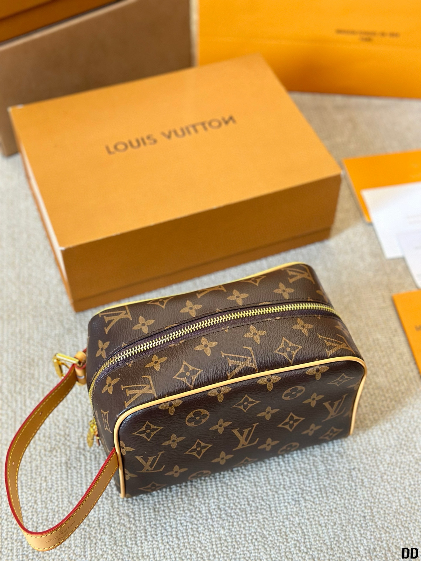 698 $74 LV gallery