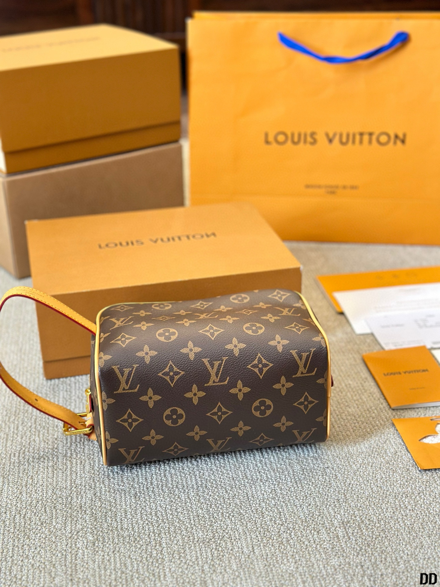 698 $74 LV gallery