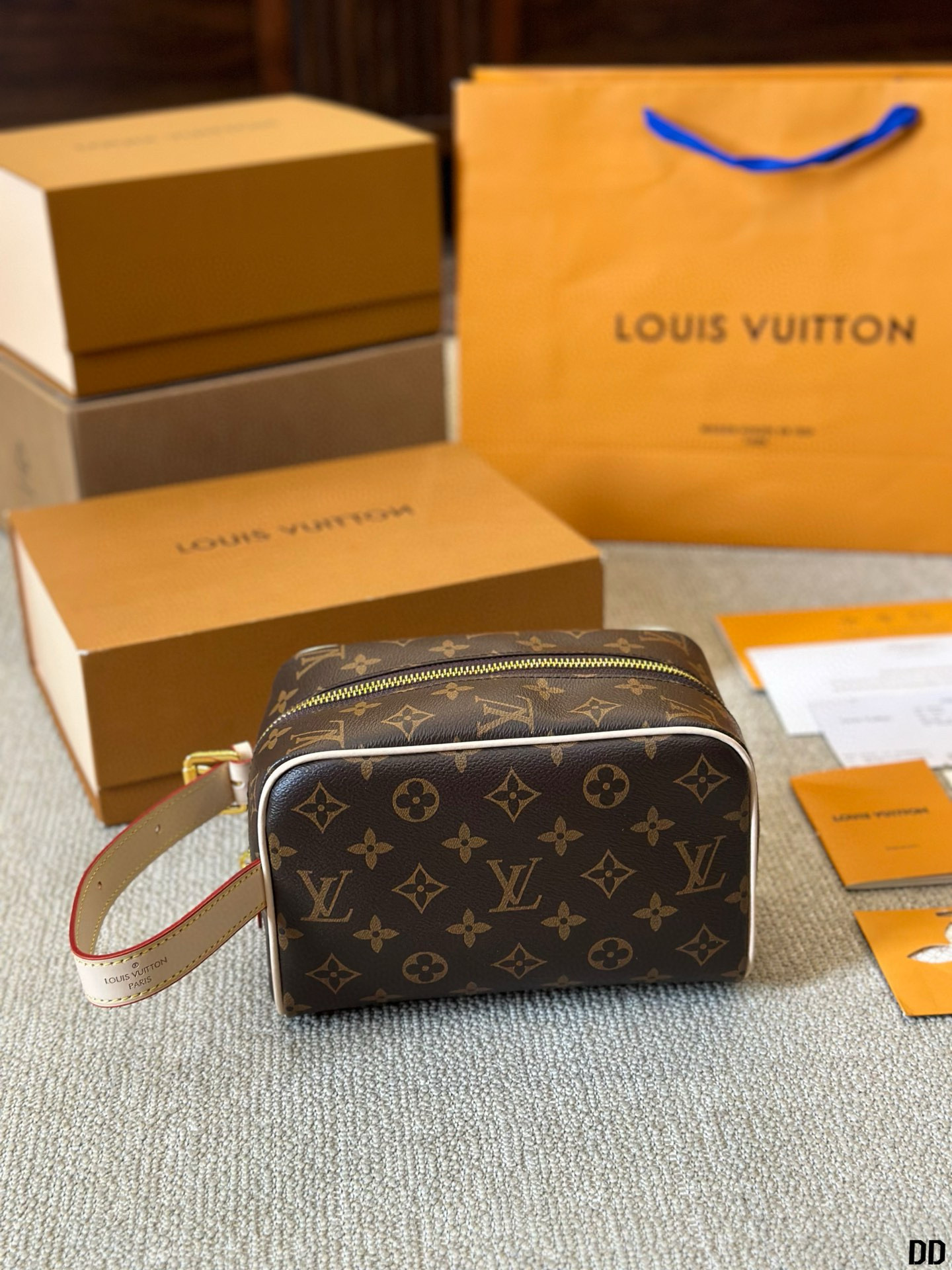 698 $74 LV gallery