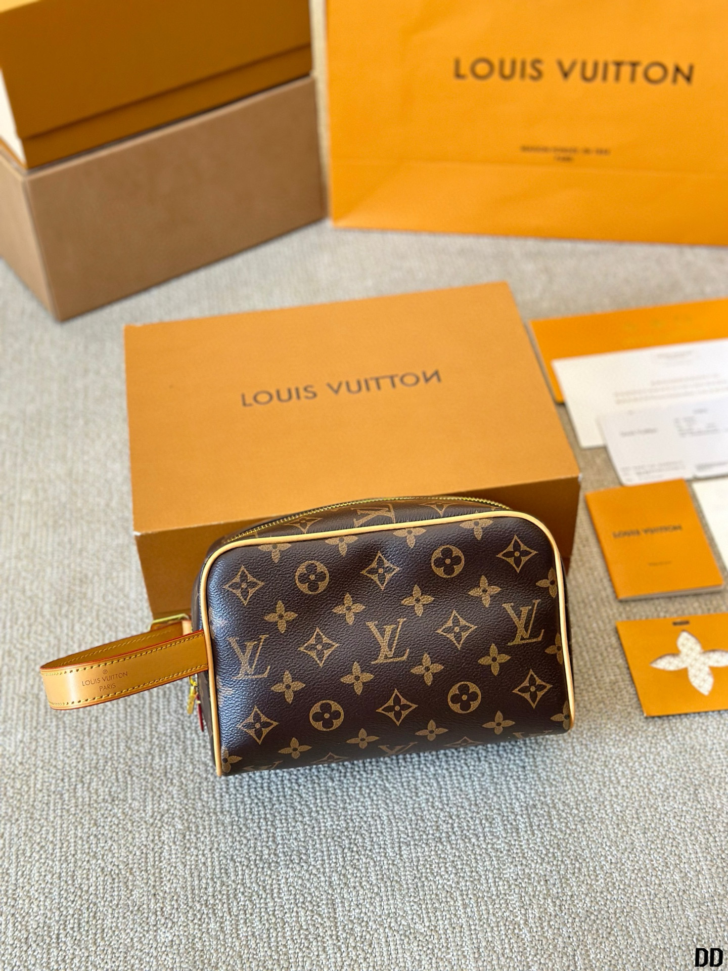 698 $74 LV gallery