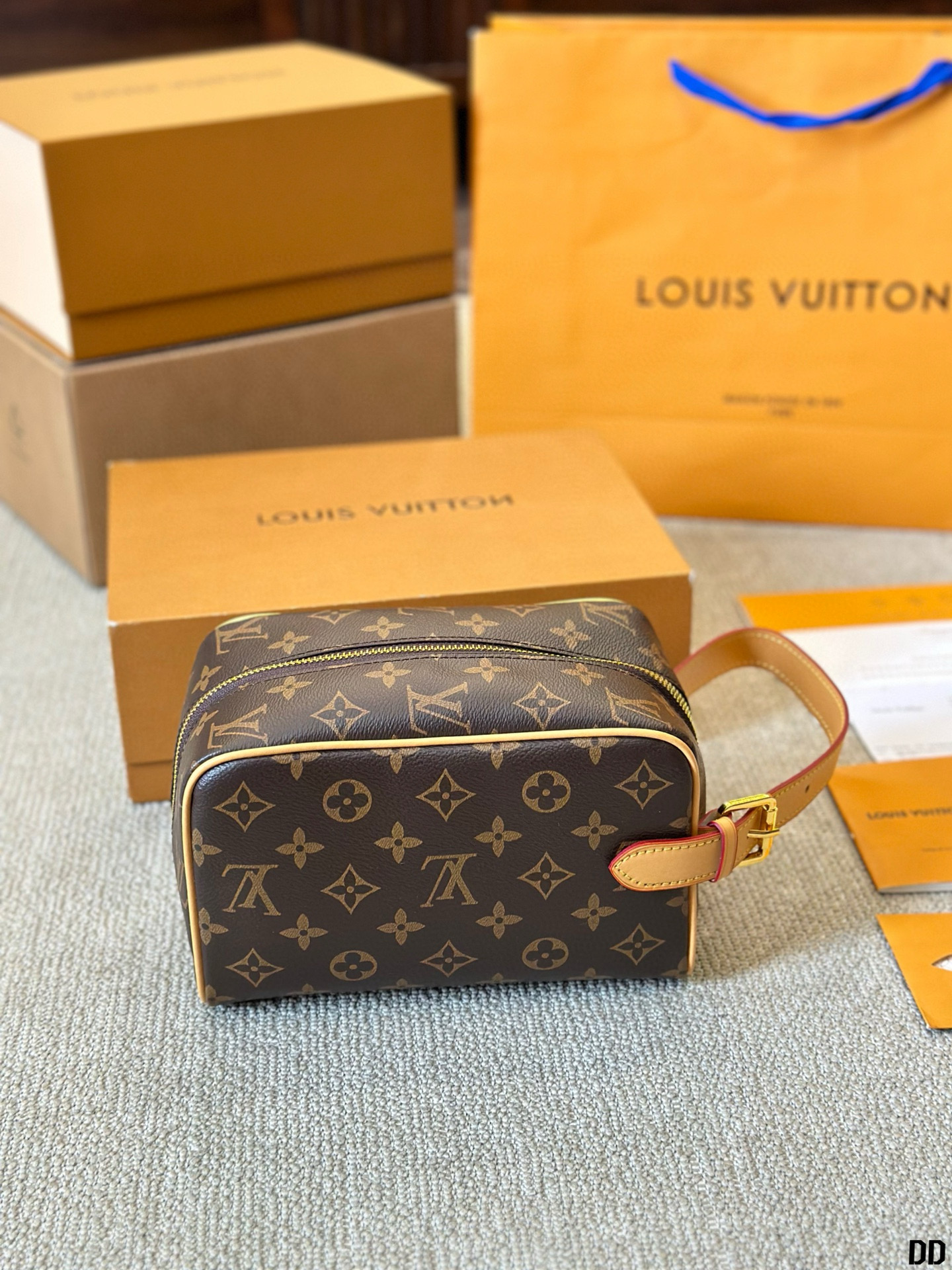 698 $74 LV gallery
