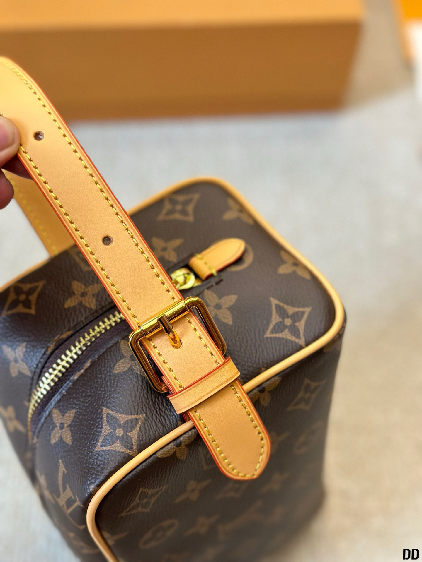 698 $74 LV gallery