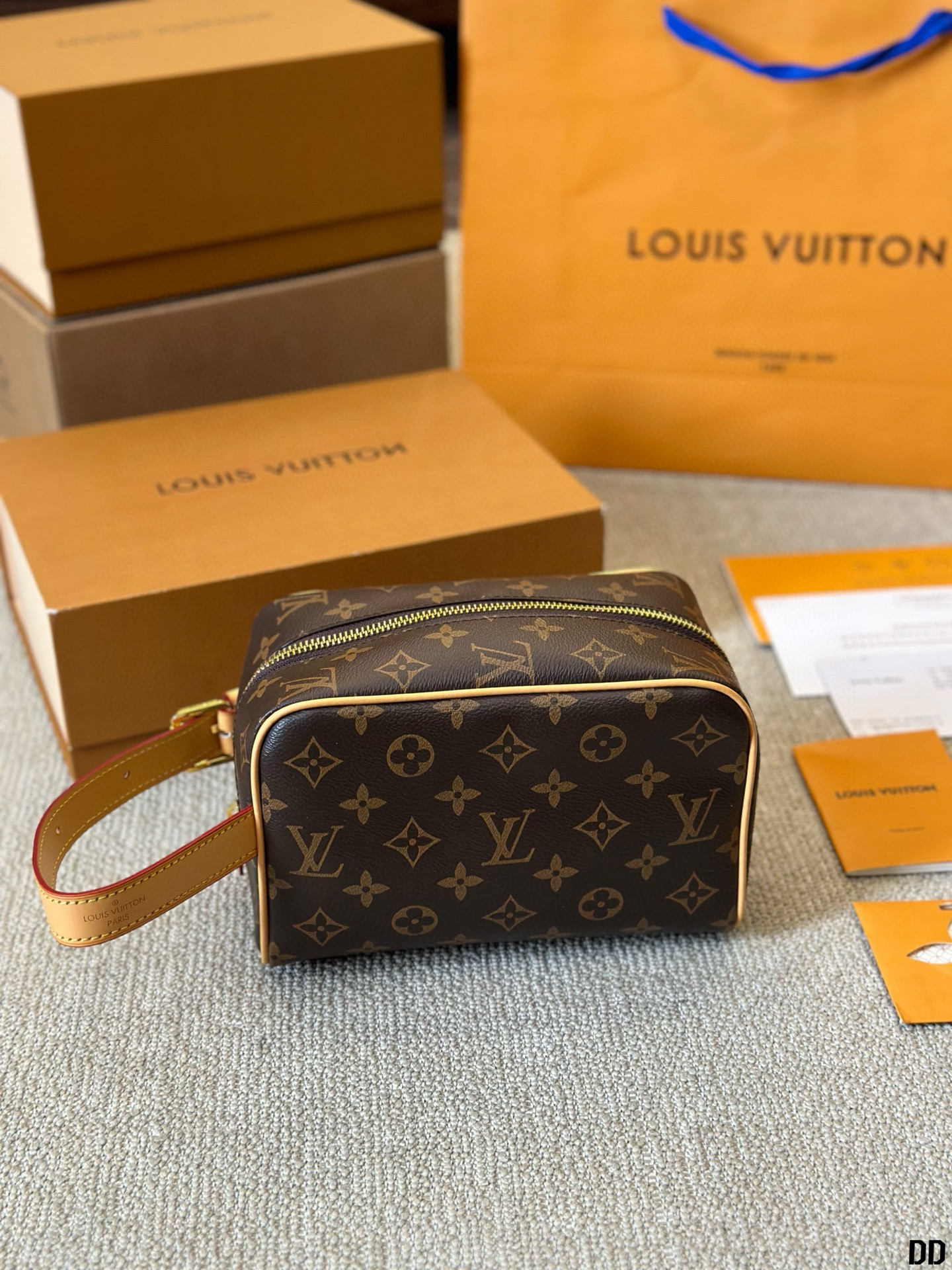 698 $74 LV gallery