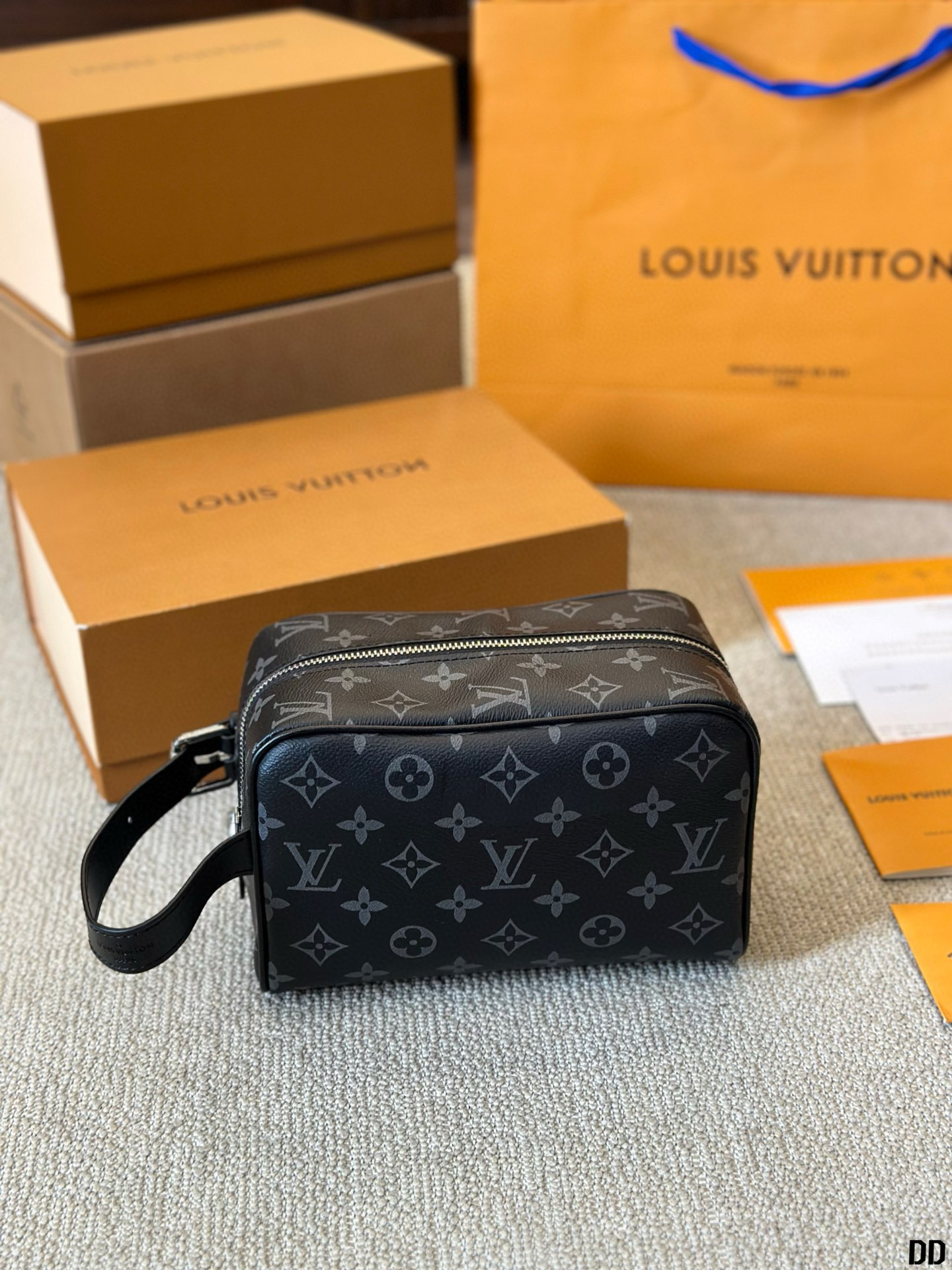 698 $74 LV gallery