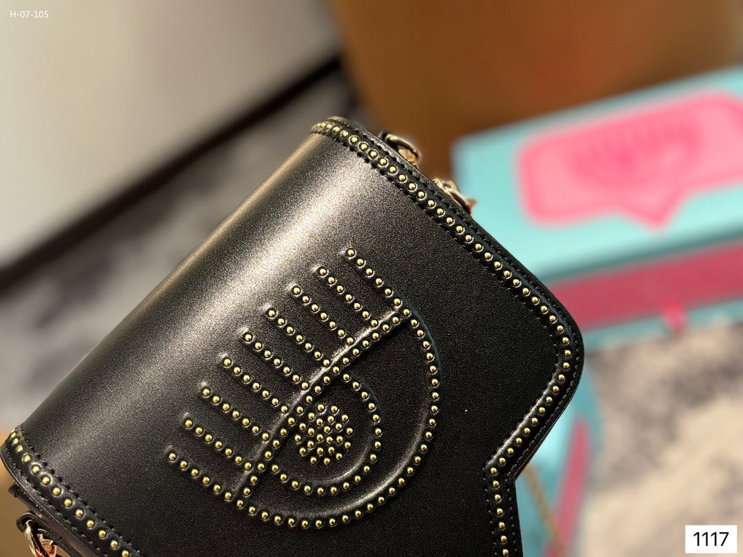 8383 Kiara Feilaguni $68 gallery