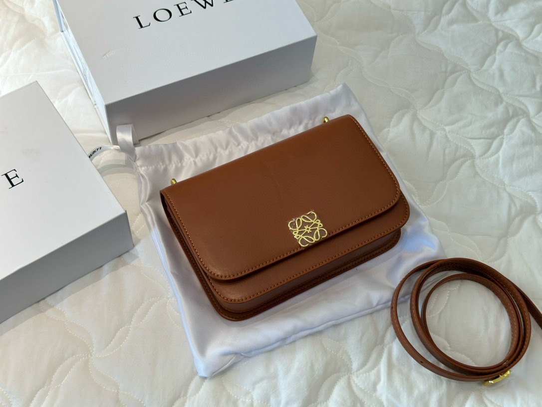 HA578 loewe $63 gallery