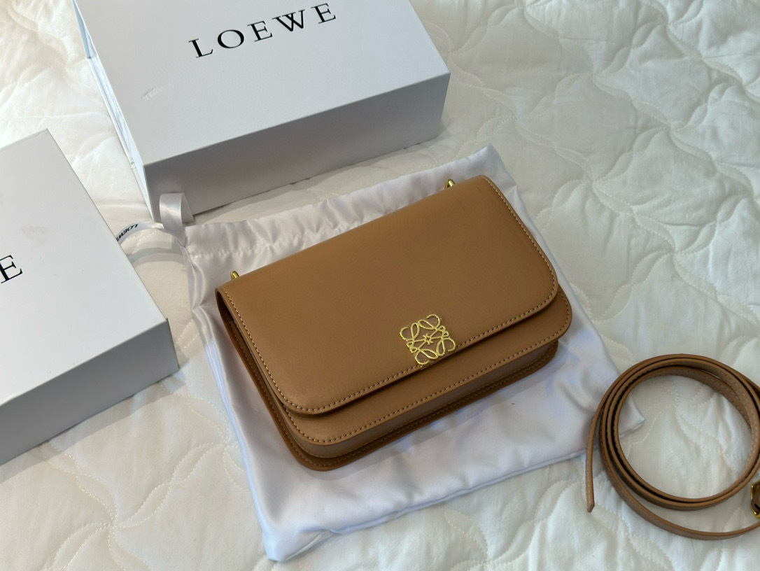 HA578 loewe $63 gallery