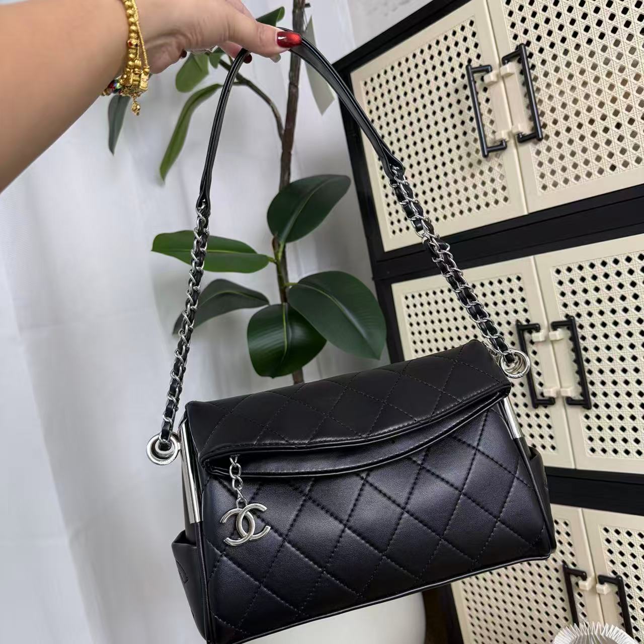 HA596 $59.99 gallery