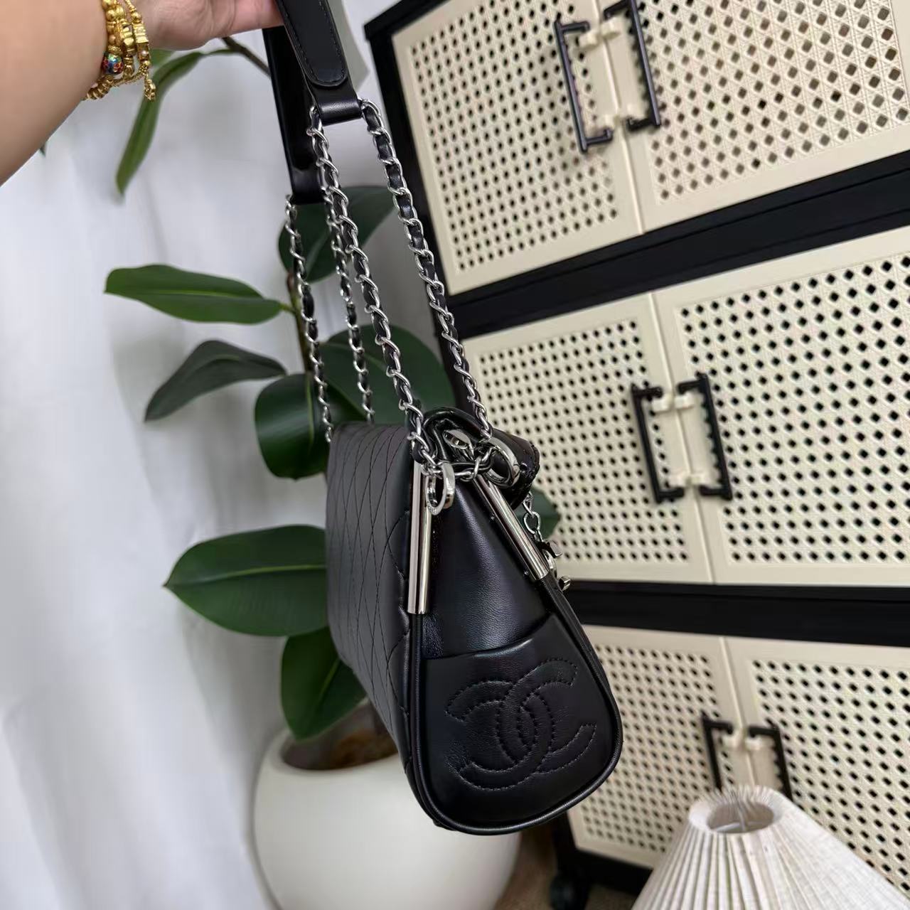 HA596 $59.99 gallery