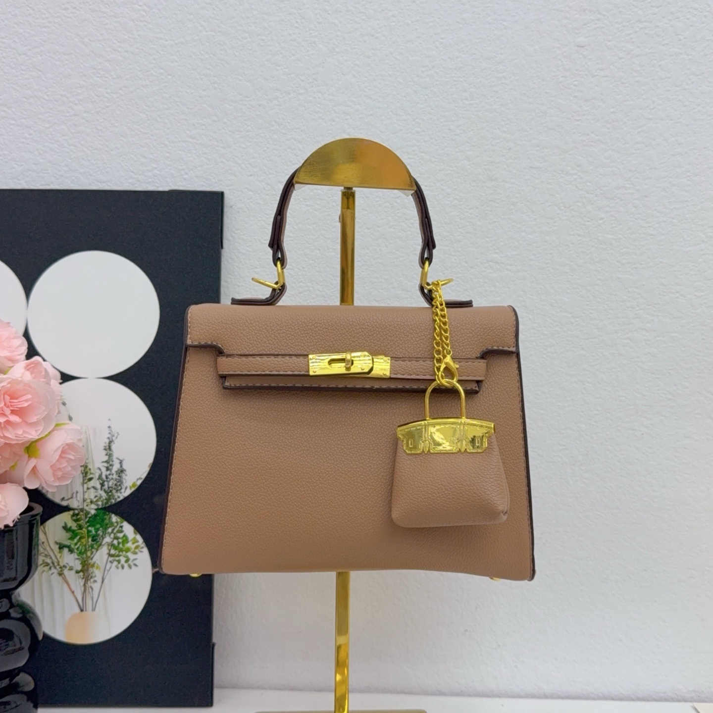 HA657 $54.99 gallery