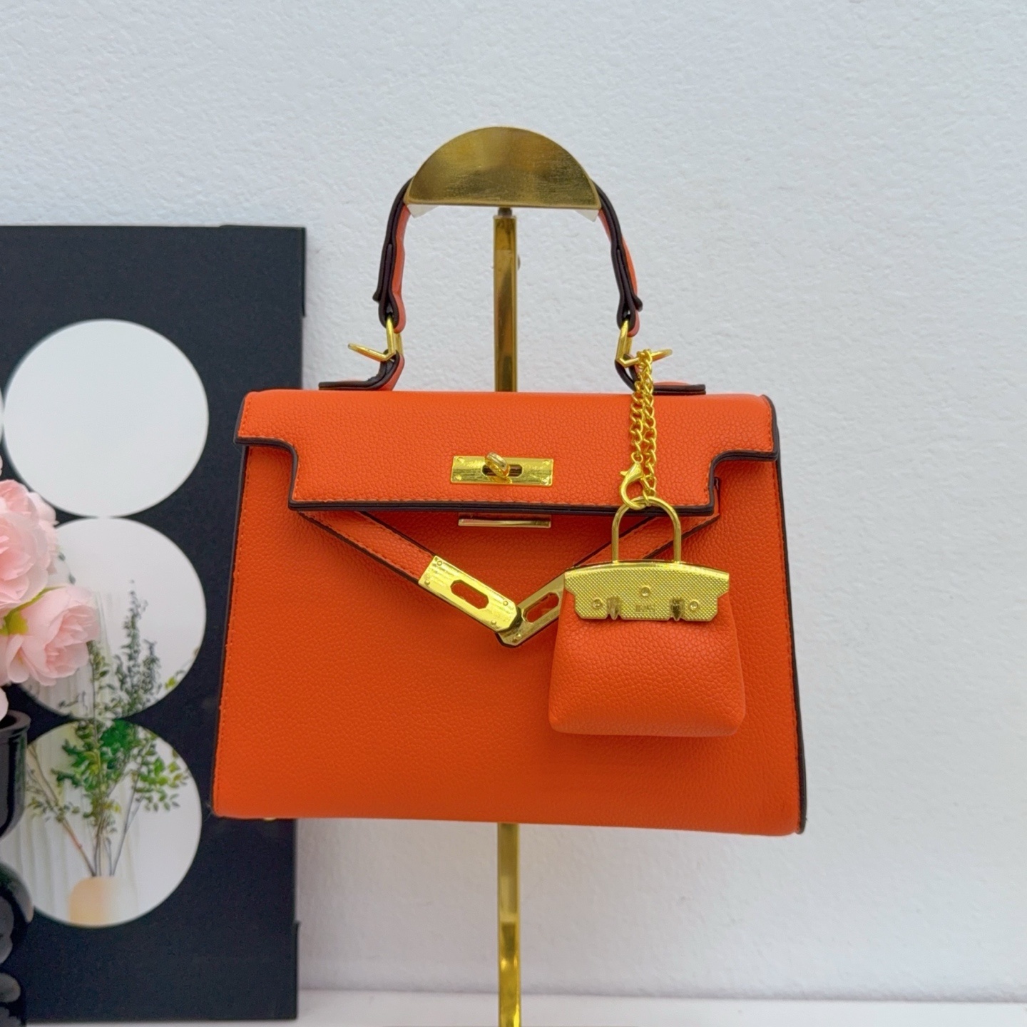 HA657 $54.99 gallery