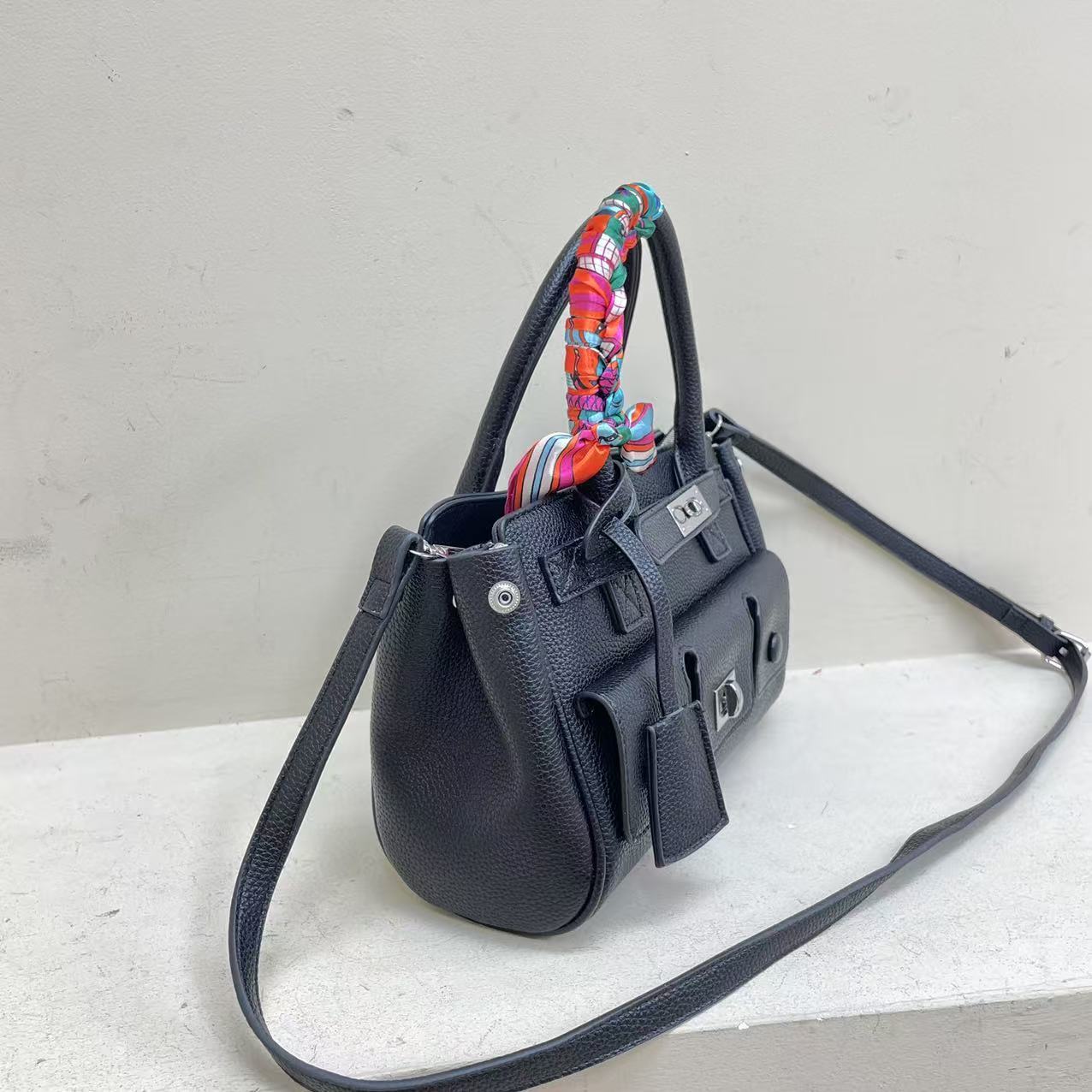 HA658 $55.99 gallery