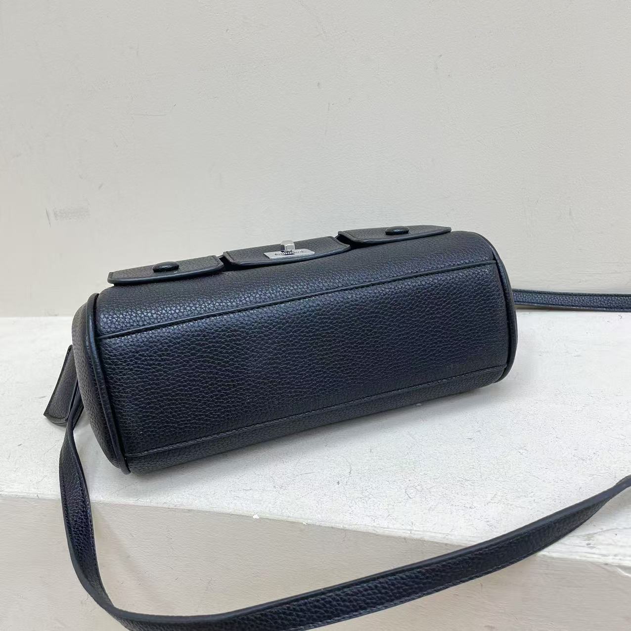 HA658 $55.99 gallery