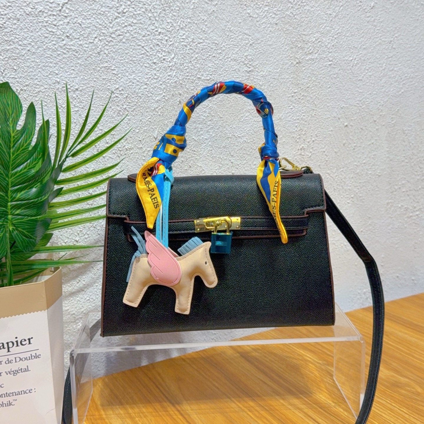 HA661 $53.99 gallery