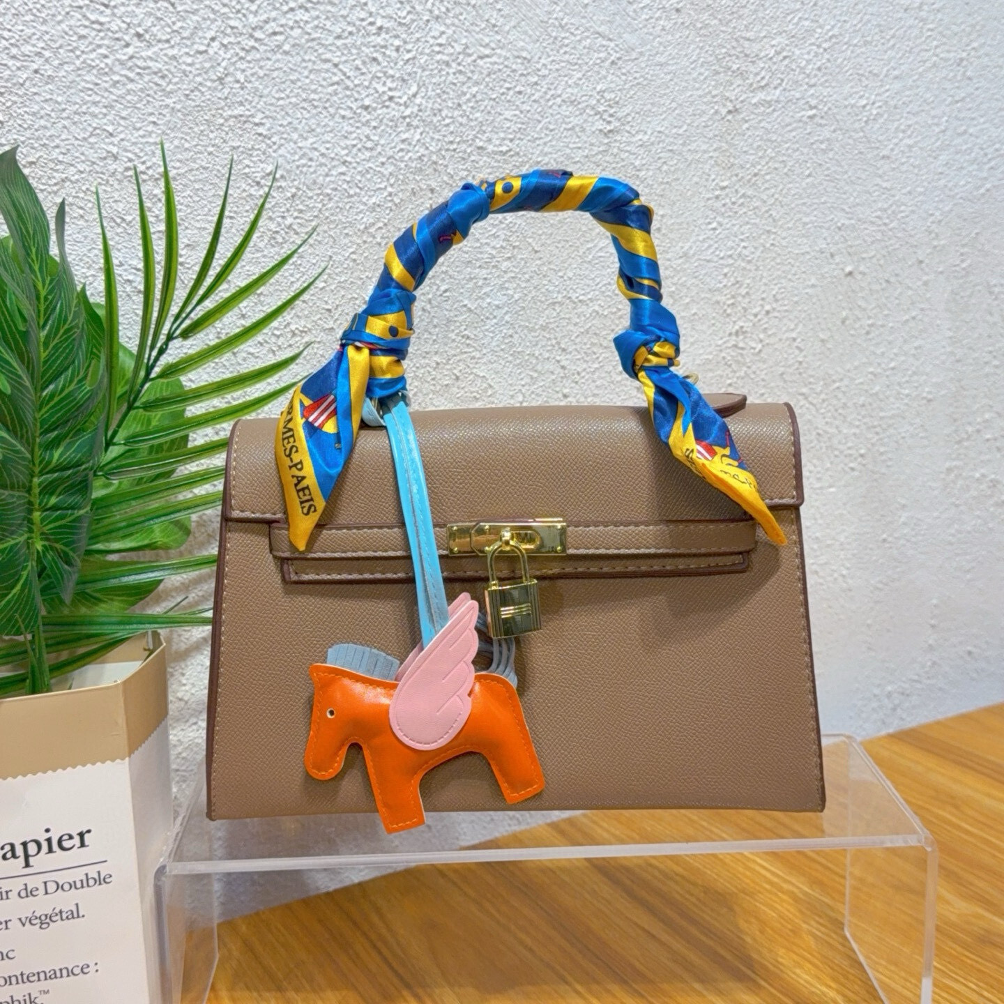 HA661 $53.99 gallery