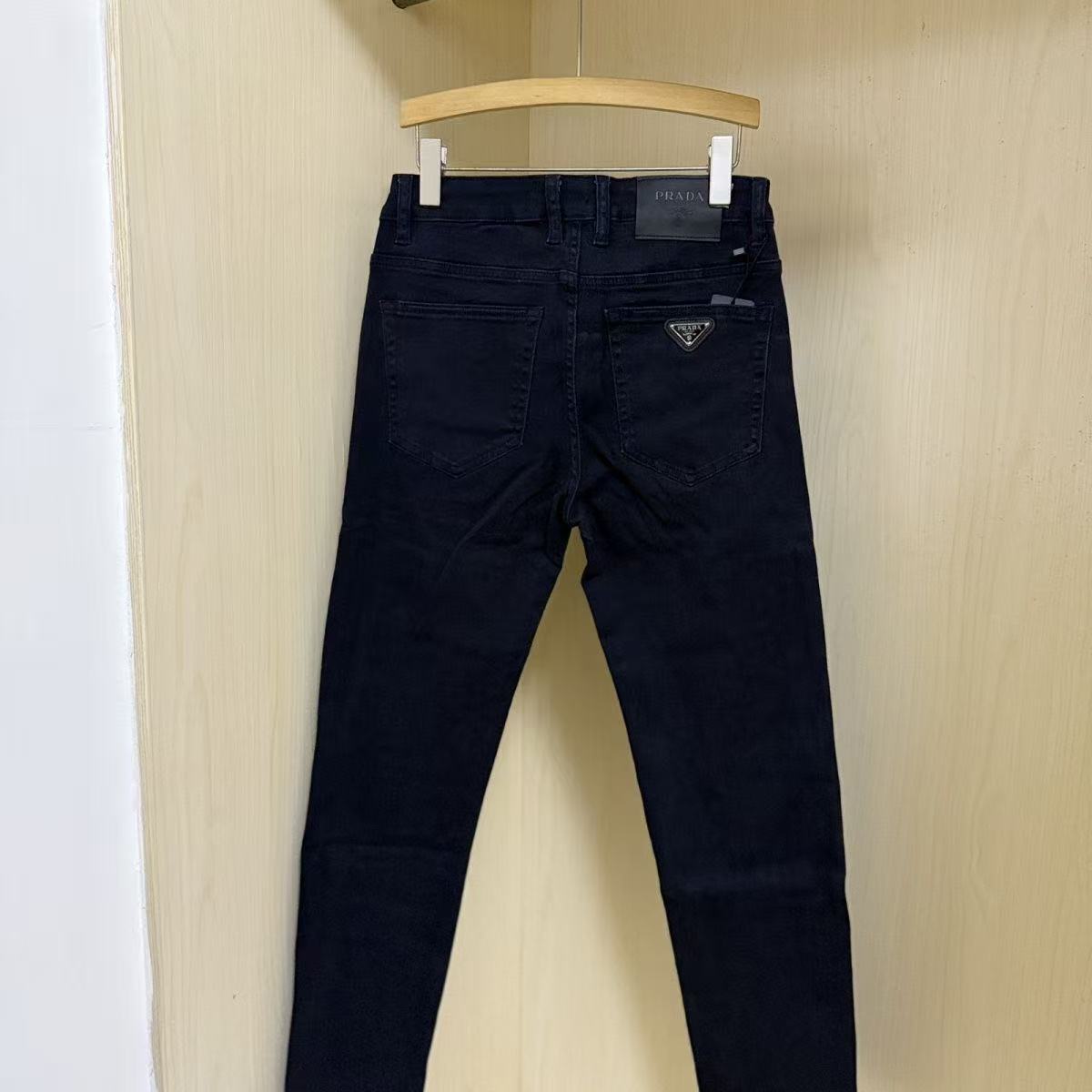 HA682 $63.99 gallery