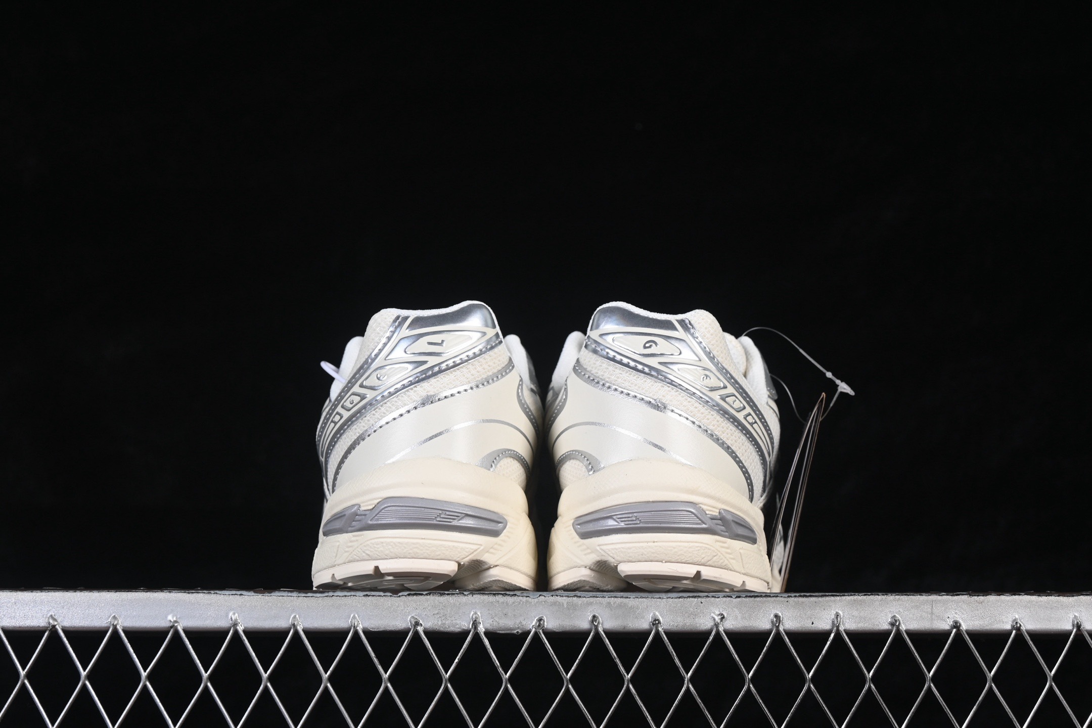 HA687 $79.99 gallery