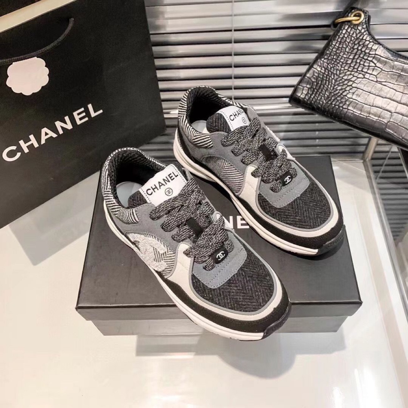 HA698 $69.99 gallery