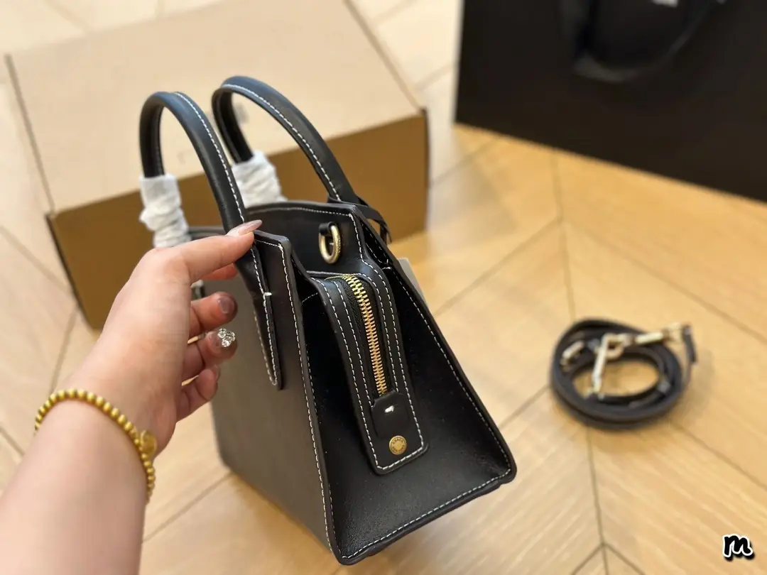 3874-70-504-coach-with box gallery