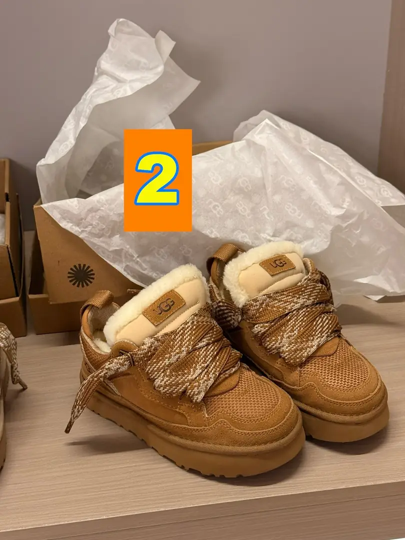 3989-80-576-UGG-WITH BOX gallery