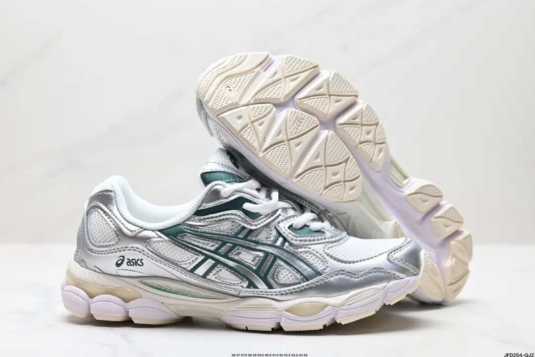 3996-64-460-ASICS-with box gallery