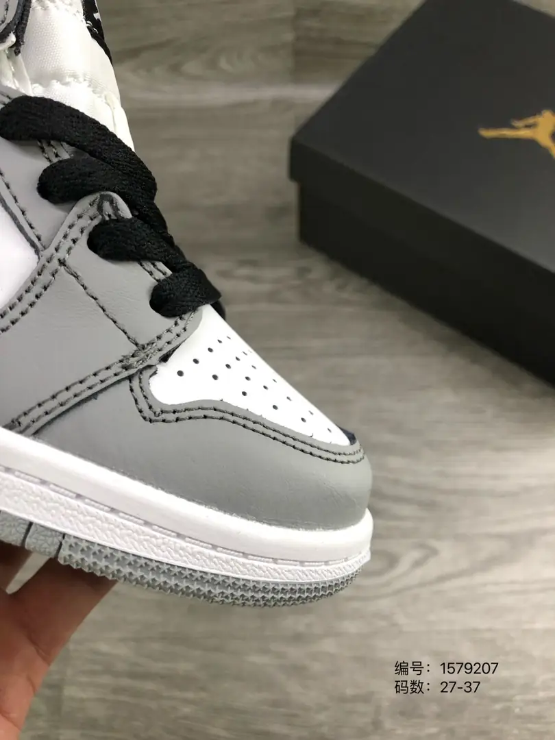 40.99-1022  Air Jordan 1 nike gallery