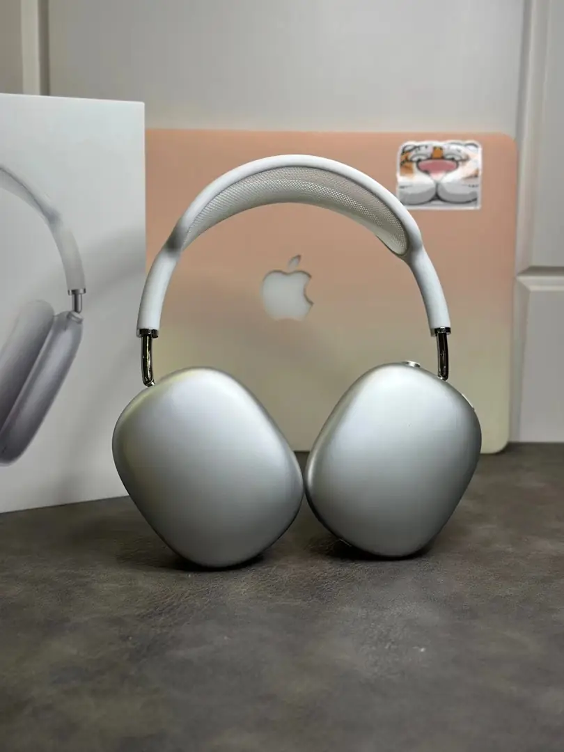 4129--145-Air Pods Max gallery