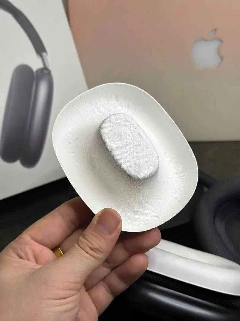 4129--145-Air Pods Max gallery