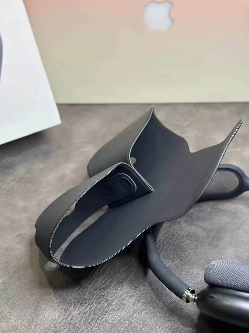 4129--145-Air Pods Max gallery