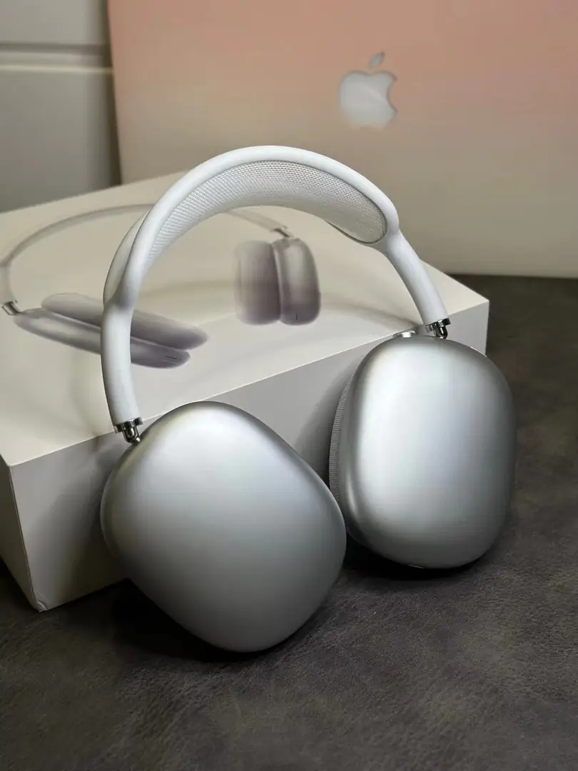 4129--145-Air Pods Max gallery