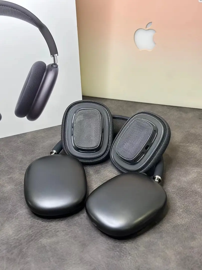 4129--145-Air Pods Max gallery