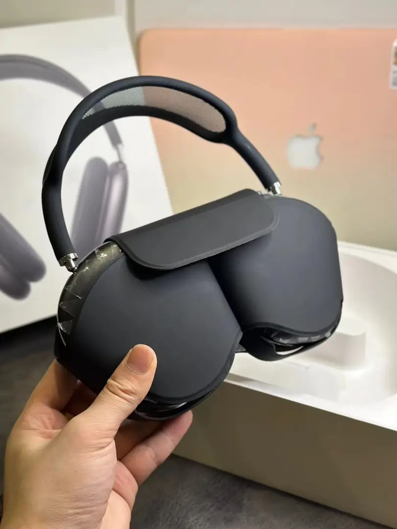 4129--145-Air Pods Max gallery