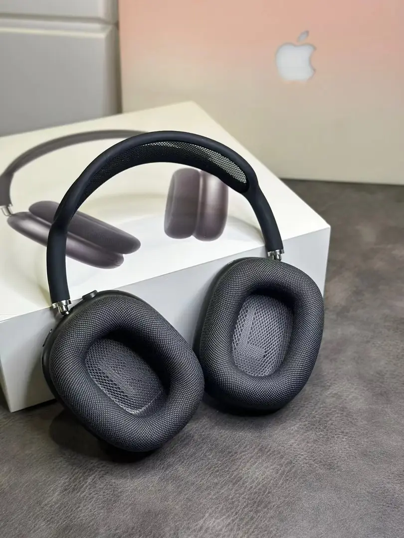 4129--145-Air Pods Max gallery