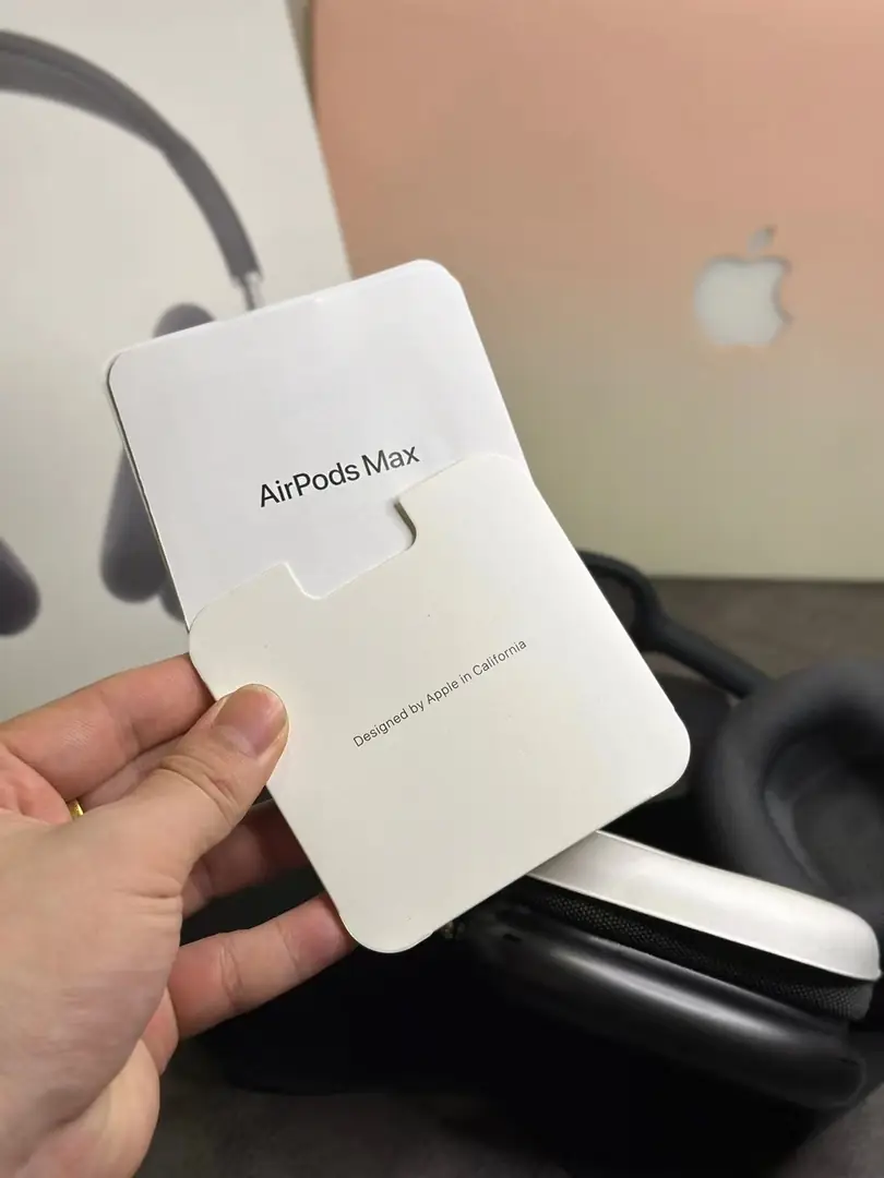 4129--145-Air Pods Max gallery