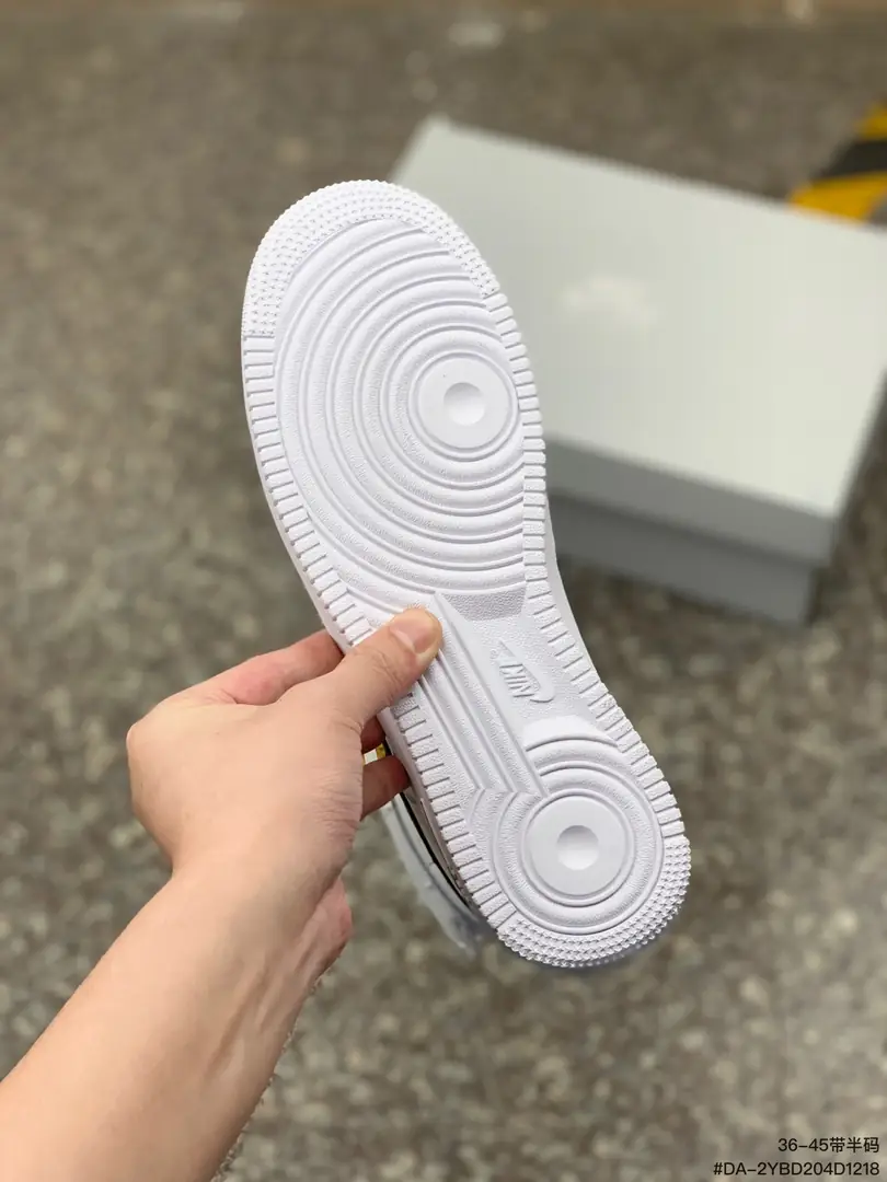 4153-68-NIKE gallery