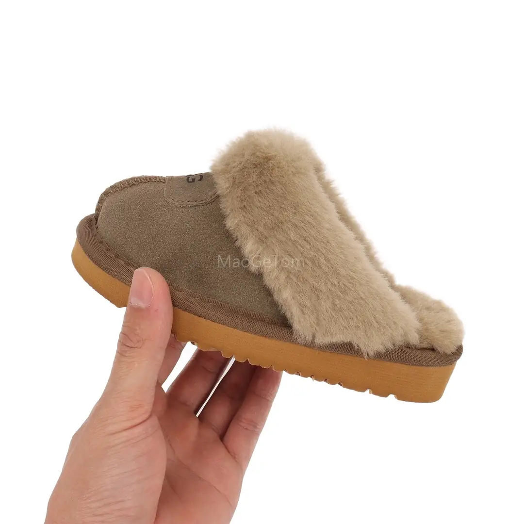 4261-33.99-UGG 21-35 gallery