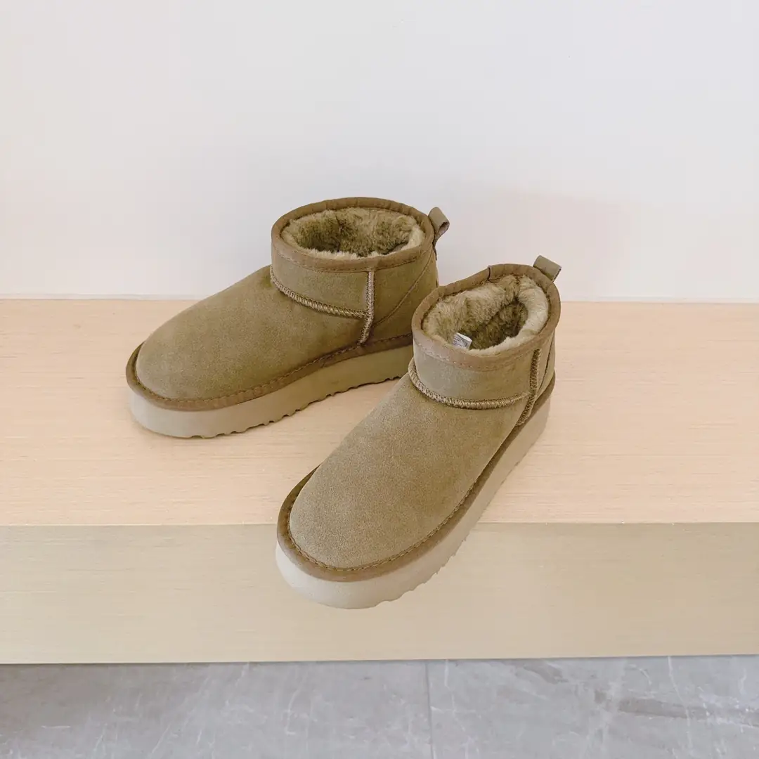 4324-39.99-ugg kids  24-35 gallery