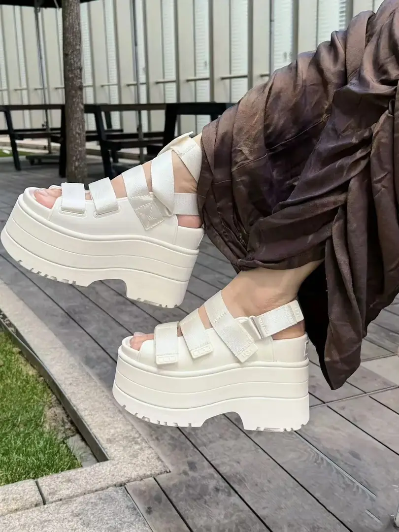 4331-110-ugg gallery