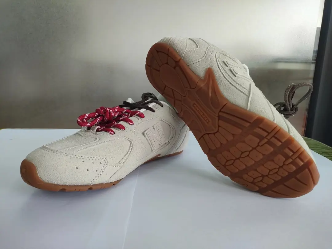 4336-63-New Balance &miumiu gallery