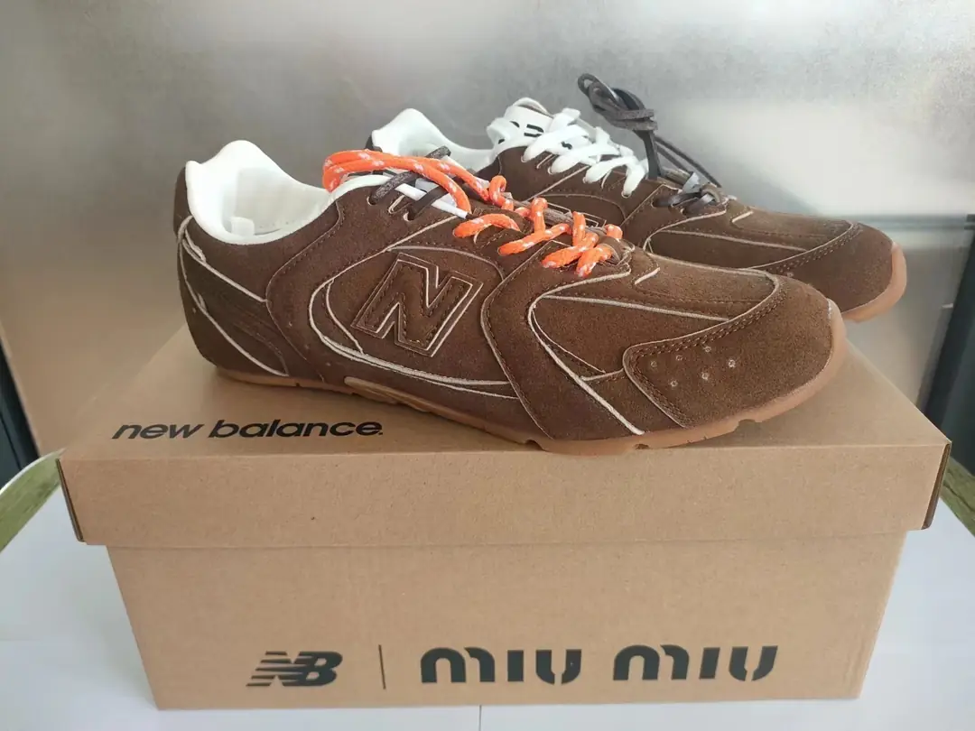 4336-63-New Balance &miumiu gallery