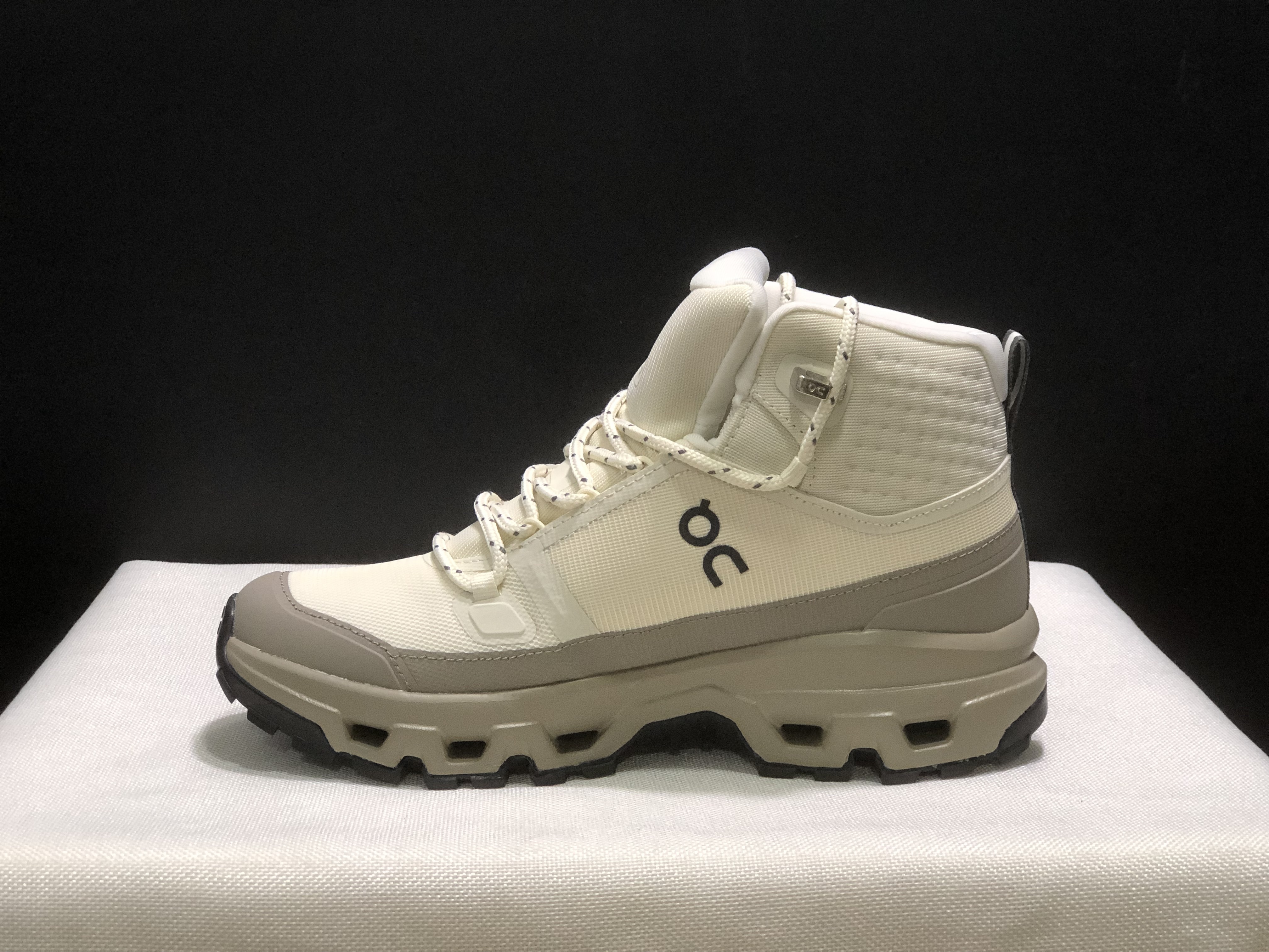 4374-75-qc Cloudrock Low WP gallery