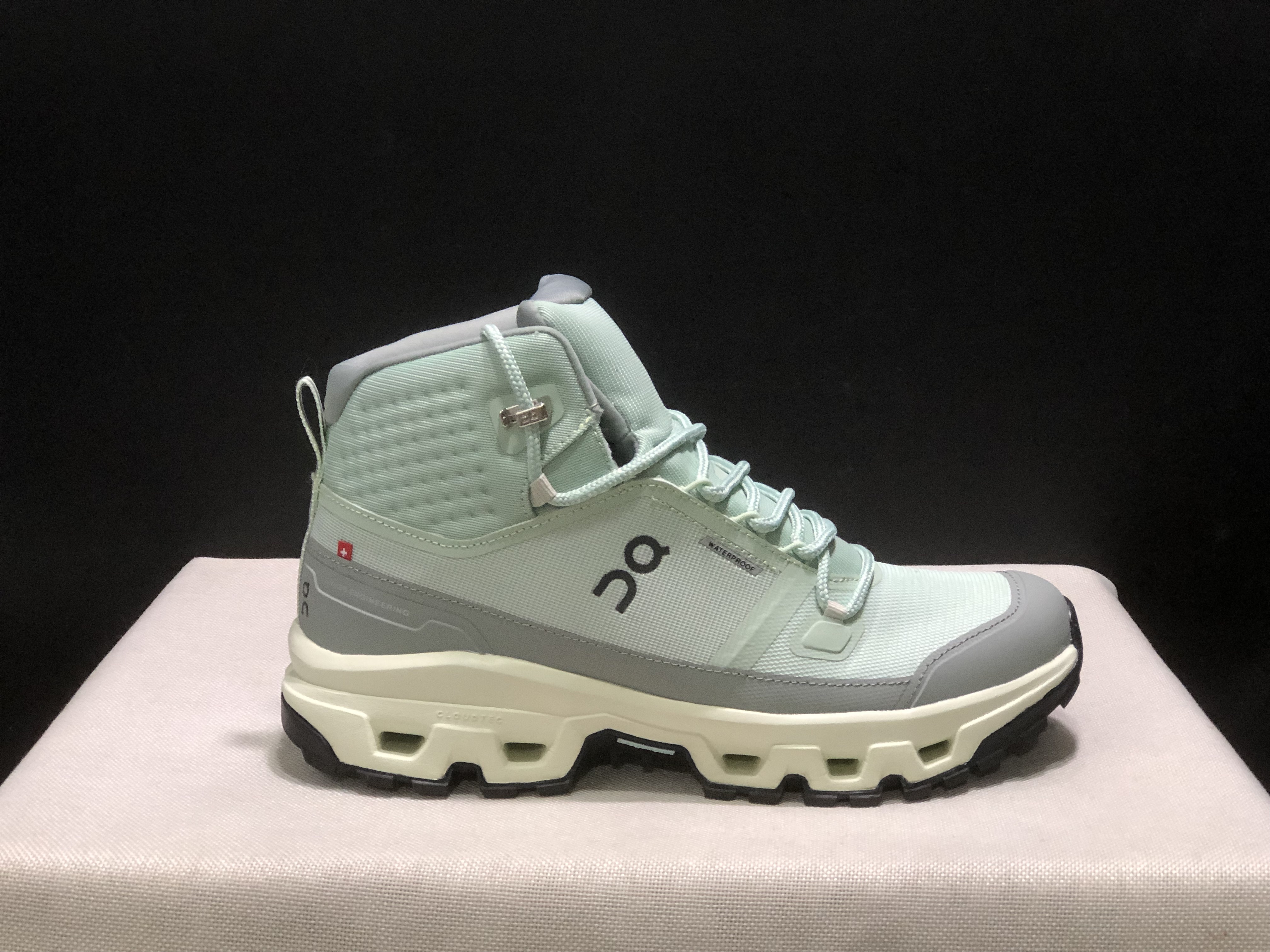 4374-75-qc Cloudrock Low WP gallery