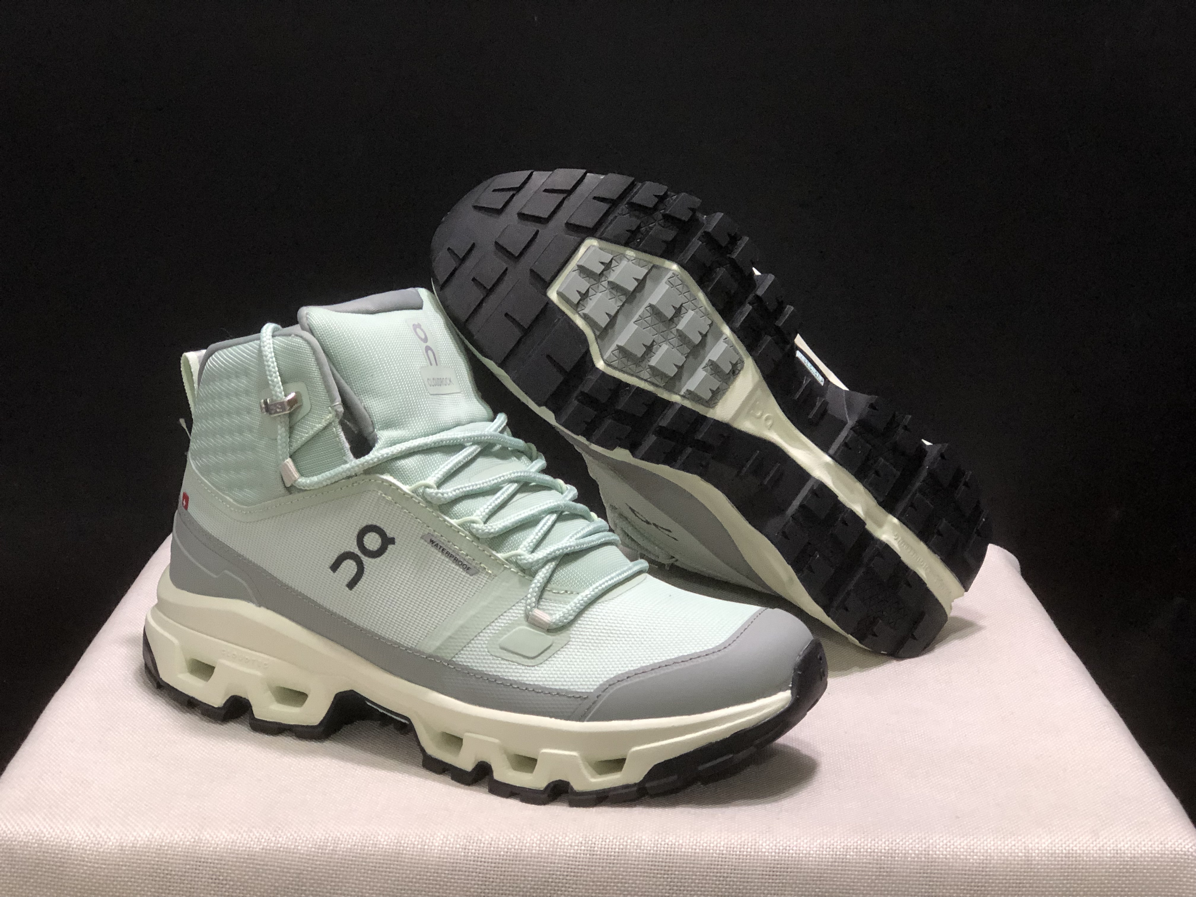 4374-75-qc Cloudrock Low WP gallery